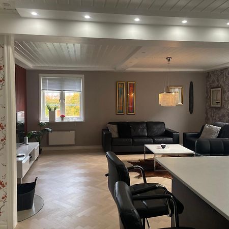 Apartment Uddevalla Bohuslaen Bubbelbad Buitenkant foto