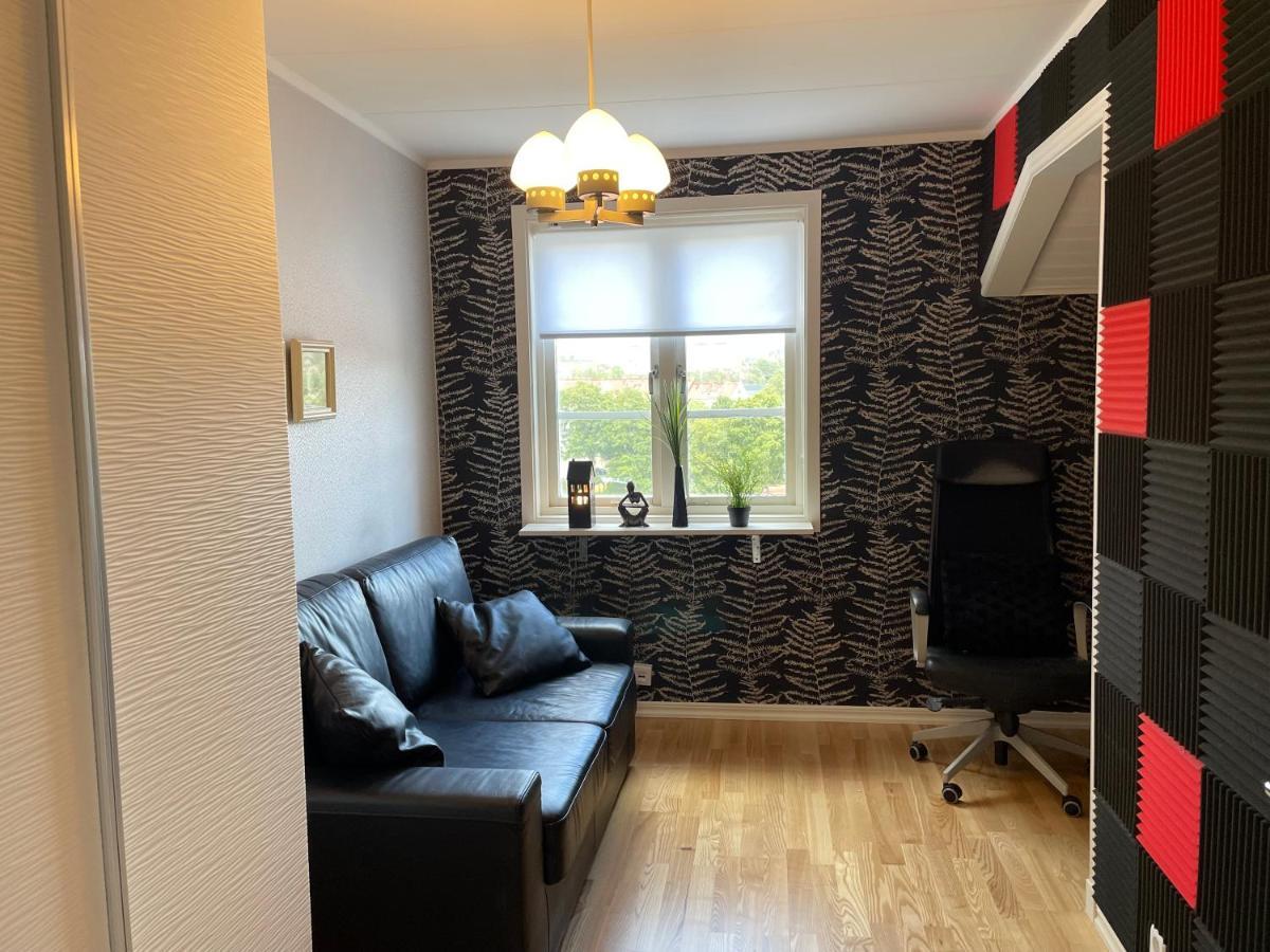 Apartment Uddevalla Bohuslaen Bubbelbad Buitenkant foto