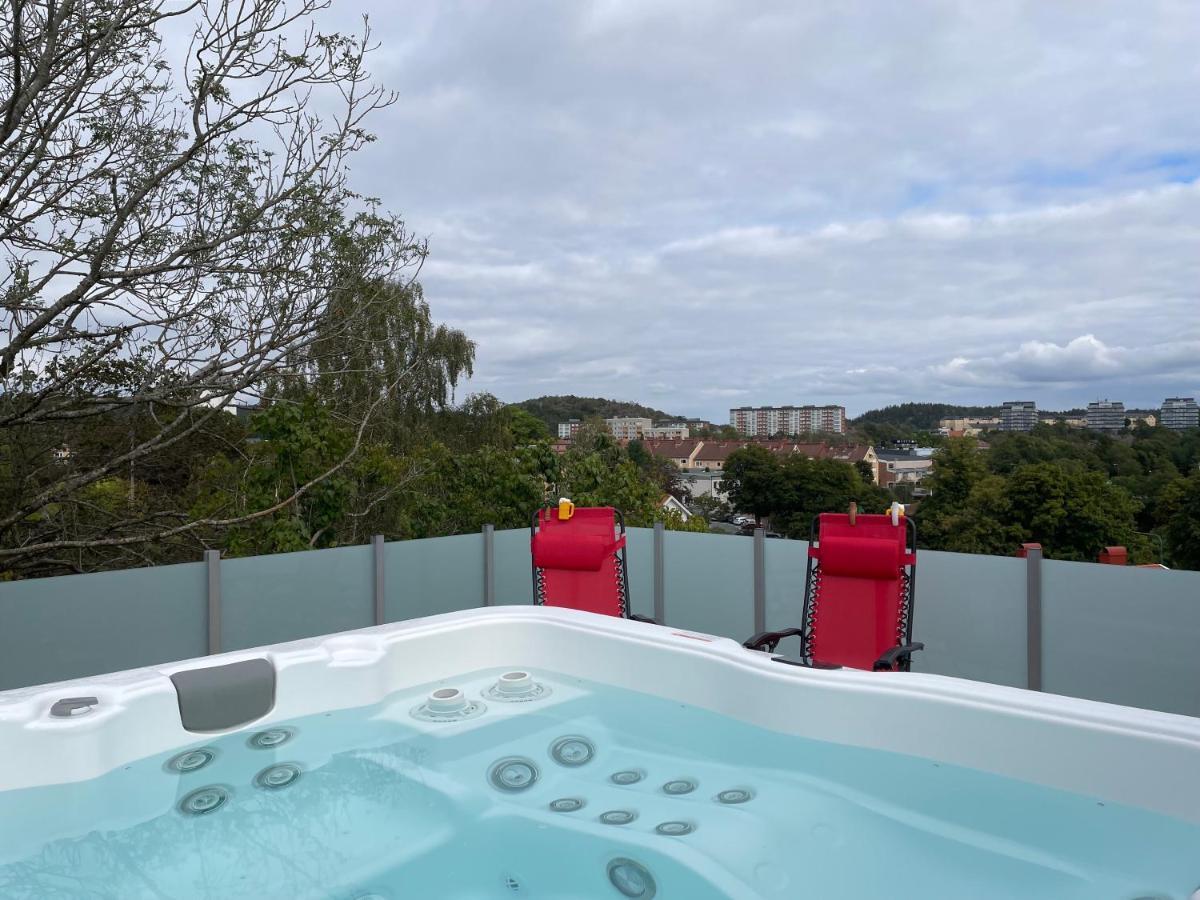 Apartment Uddevalla Bohuslaen Bubbelbad Buitenkant foto